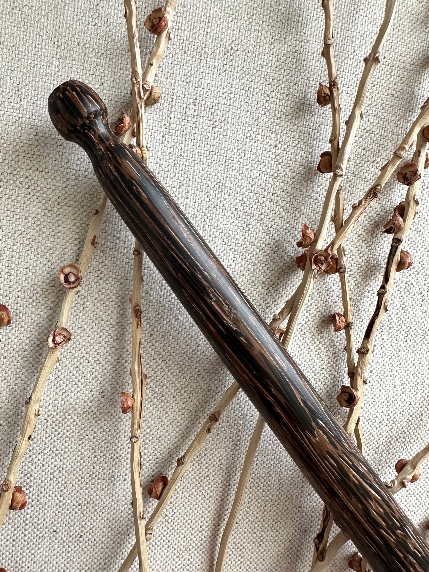 Black Palm Support Spindle With Red Resin