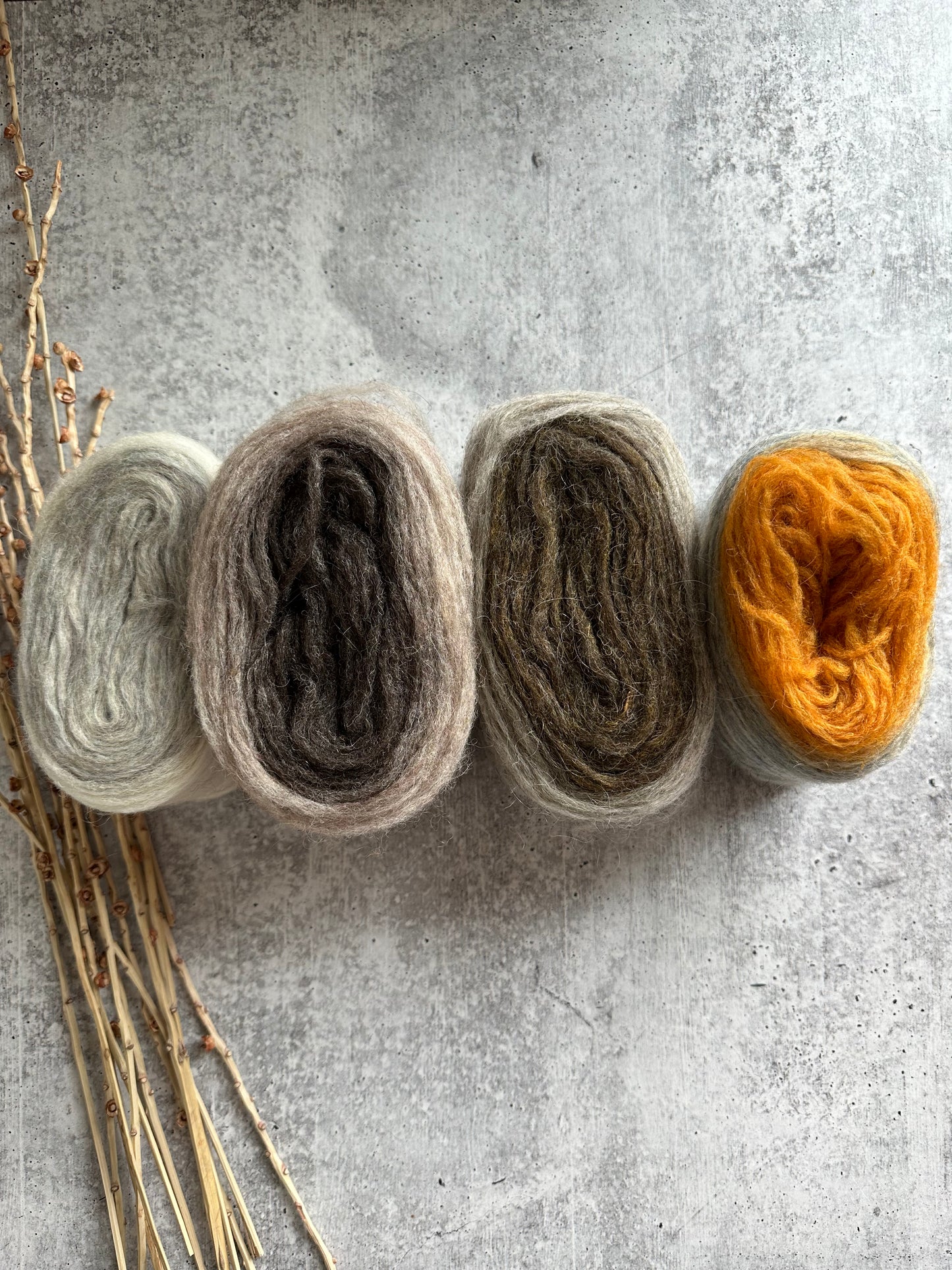 Höner och Eir Nutiden Unspun Yarn