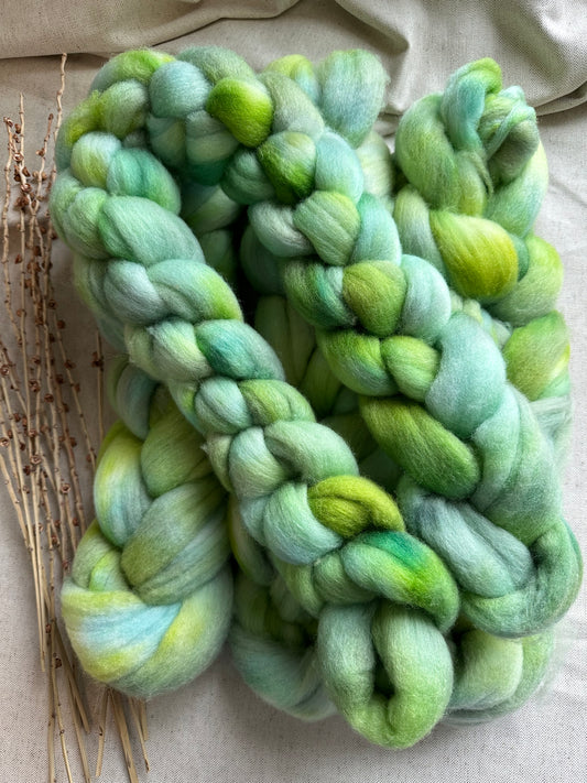 Lime Squeezie Cormo Top Spinning Fiber