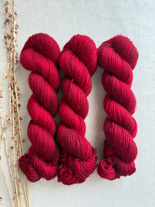 Poinsettia 100% SW Merino DK
