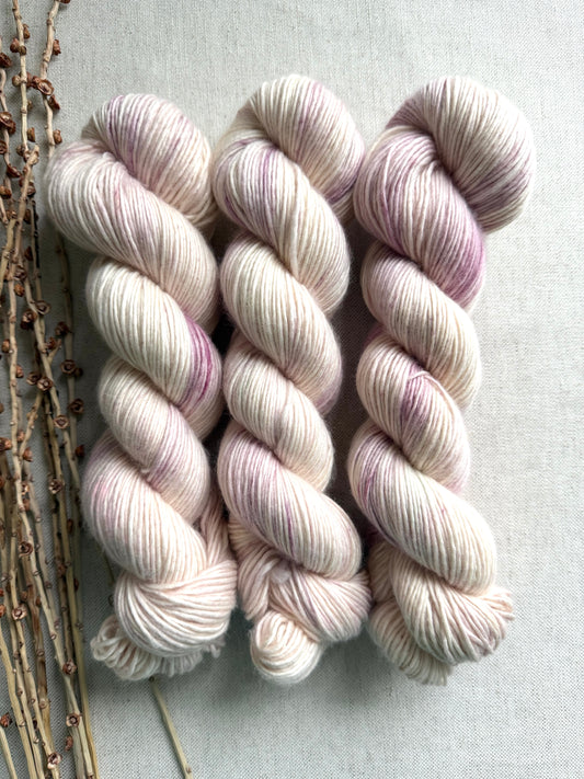 Berry Stain 100% SW Merino DK