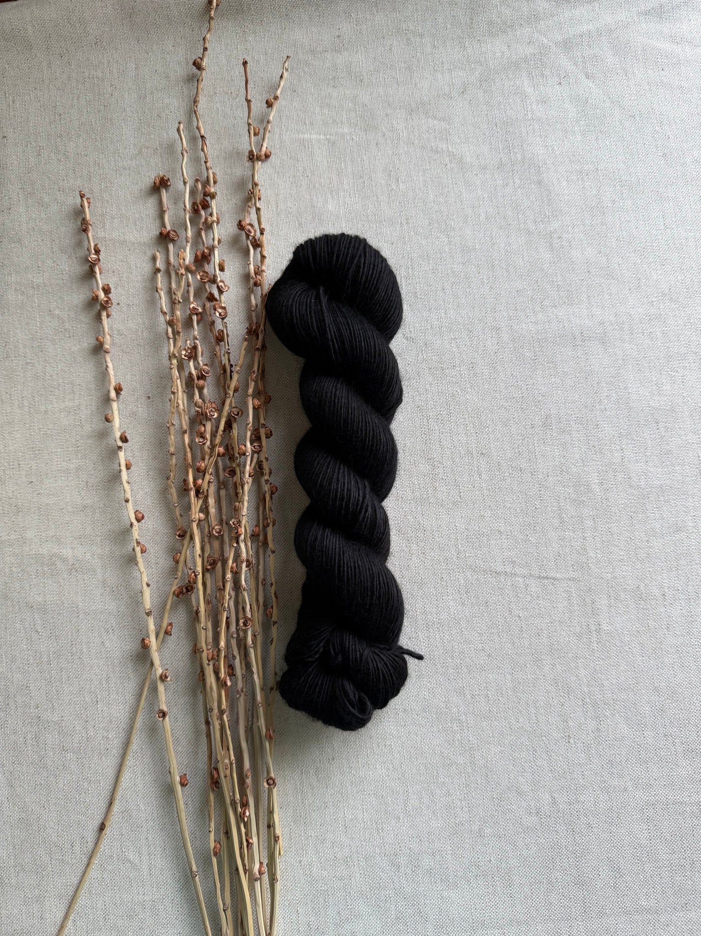 Noire 100% SW Merino DK