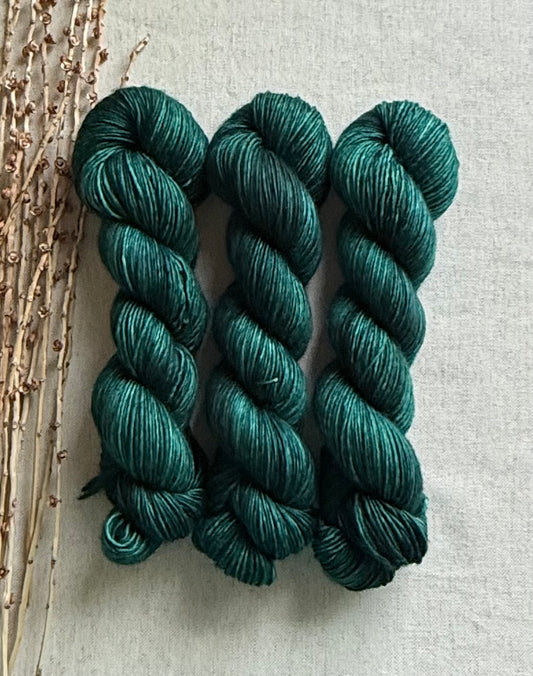 Forest Green 100% SW Merino DK