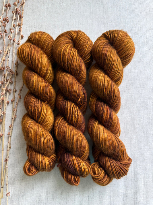 Gilded 100% SW Merino DK