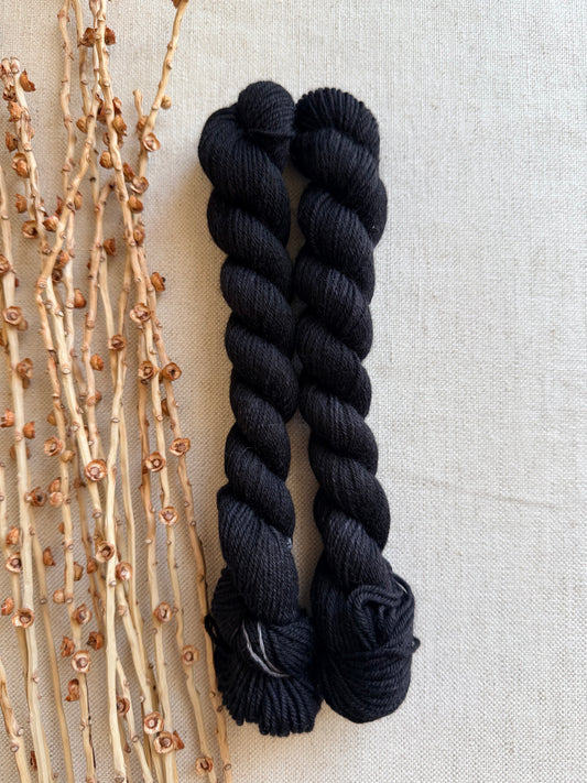 Noire - Sturdy Sock 20g