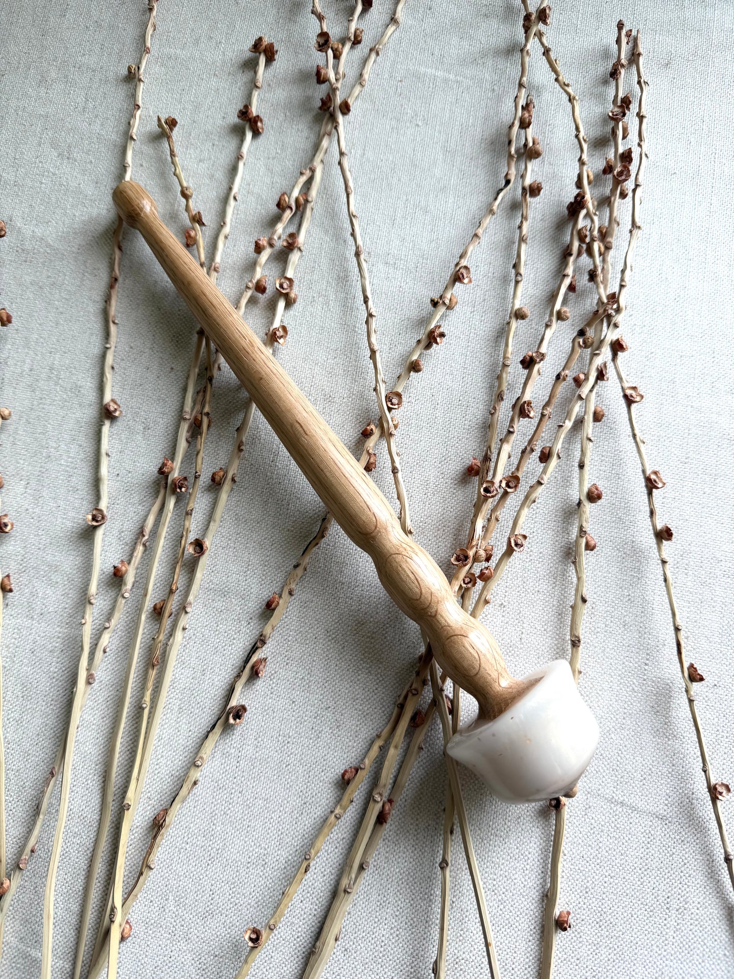 Red Oak With White Resin Support Spindle