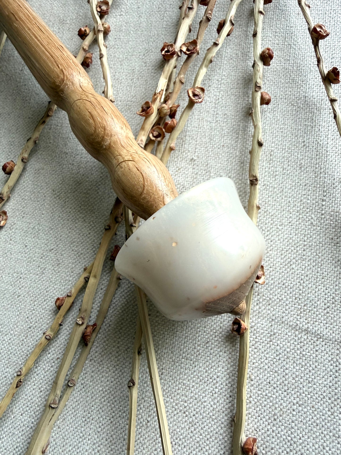 Red Oak With White Resin Support Spindle